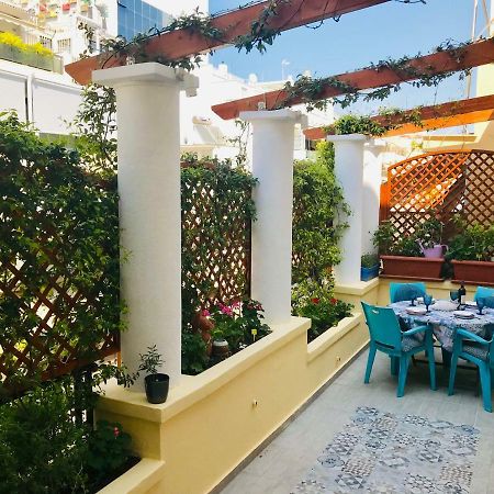 Oasis Veranda Under Columns.Kolonaki Embassy Area. 아테네 외부 사진