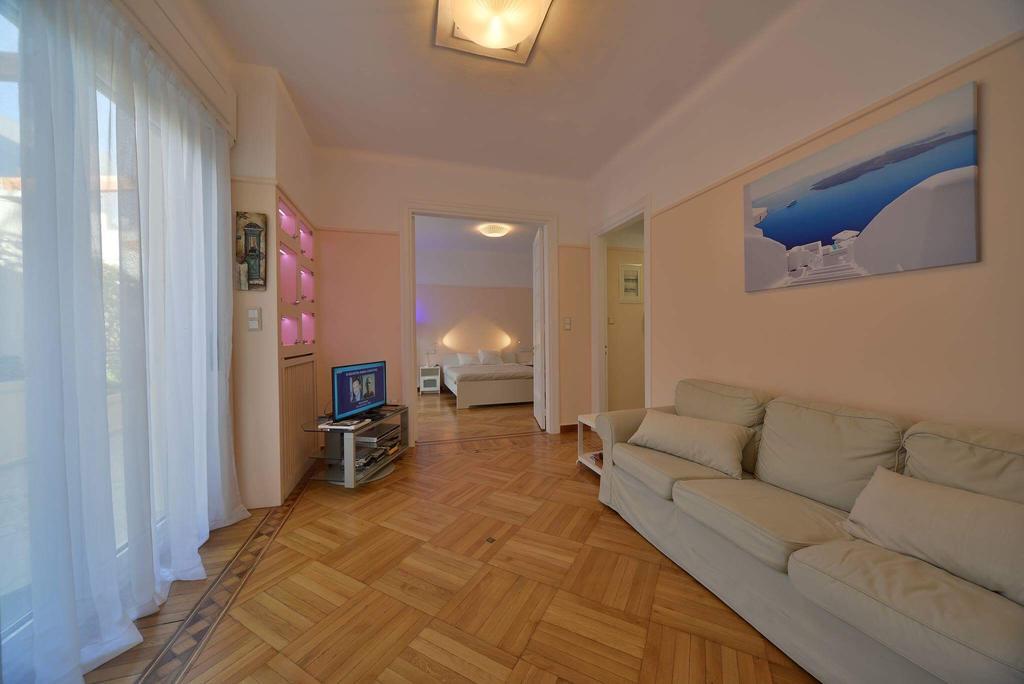 Oasis Veranda Under Columns.Kolonaki Embassy Area. 아테네 외부 사진