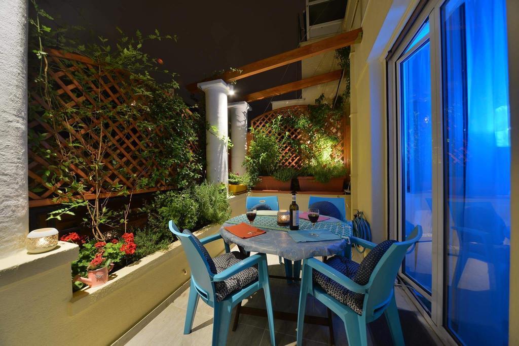 Oasis Veranda Under Columns.Kolonaki Embassy Area. 아테네 외부 사진